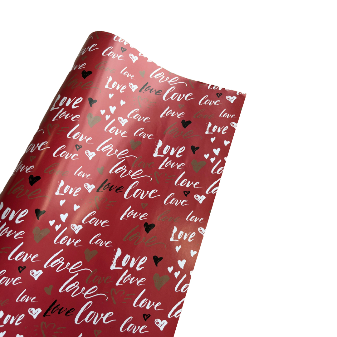 Папір пакувальний LOVE на червоному лист. А0. 07*1м. ДУ 4639